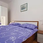 Appartement Peroj Ii *