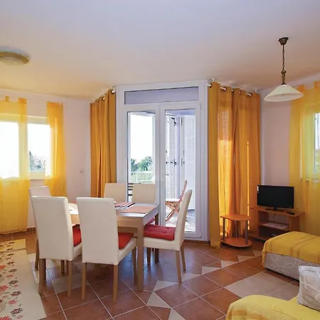 Apartment Peroj II Апартаменты Воднян