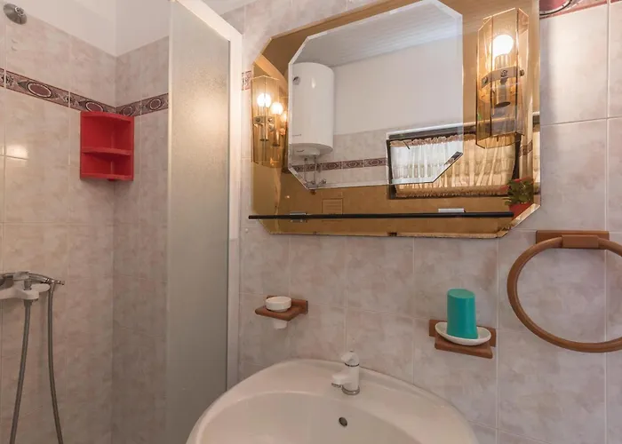 Apartament Peroj Ii *