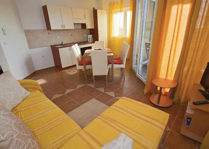 Apartament Peroj Ii *