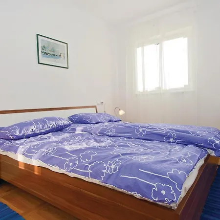 Amazing Apartment In Vodnjan With Kitchen