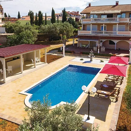 Peroj Ii * 沃德年